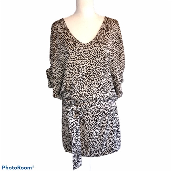 Diane Von Furstenberg Dress Size 2 - Picture 2 of 10